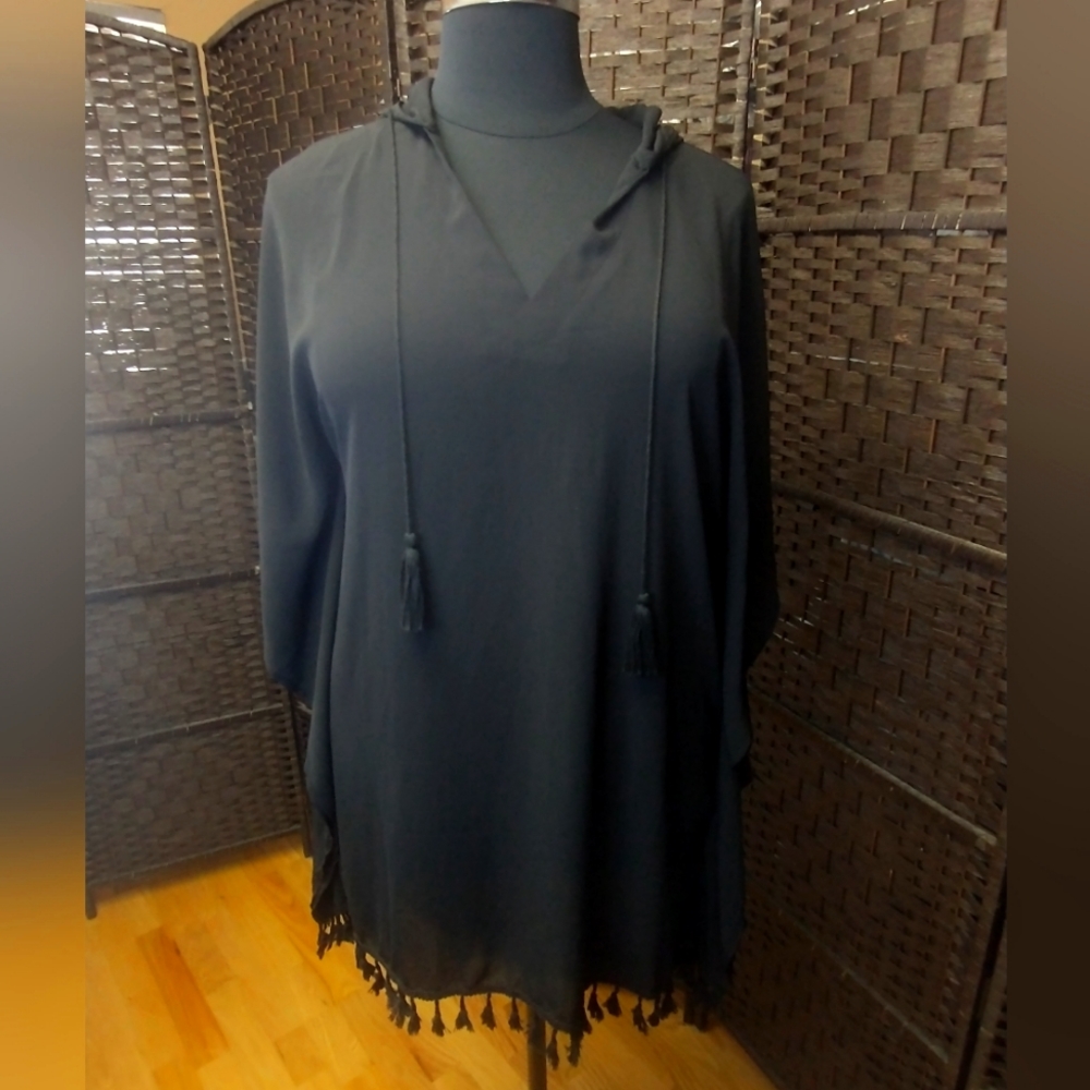 One Size 🧜♀️ NWT Black Hooded Swim Cover-up